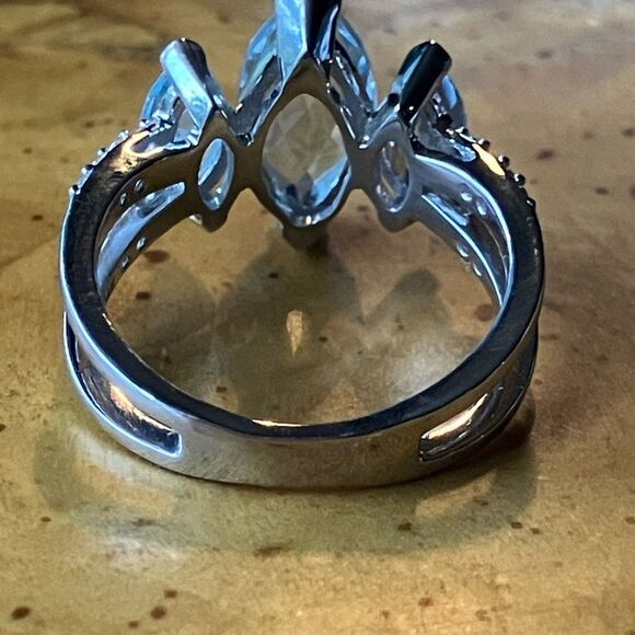 Sky Blue Topaz Sterling Silver Ring Size 5.75 - Picture 5 of 9